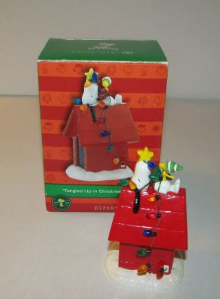 Dept 56 Peanuts Christmas Village,  Tangled Up In Christmas Snoopy Dog House
