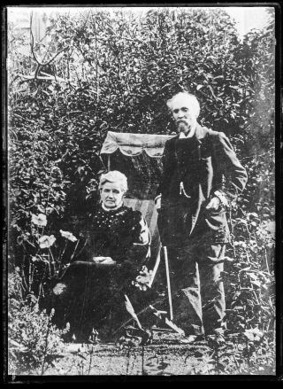 Victorian Combe Martin Old Family Couple V Large 1/2 Plate Glass Negative Eb163