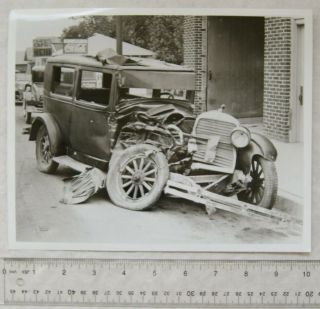 C.  1930/40s Photo Of Wrecked Vintage Car Near Nan 