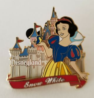 2002 Walt Disney Snow White / Kingdom Castle Limited Edition Trading Pin