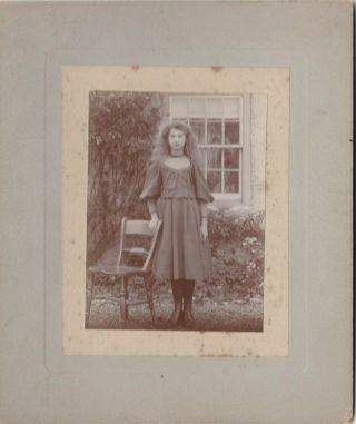 Old Vintage Photo Pretty Young Women Girl Dress Long Hair Chair House Garden F2