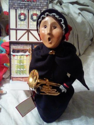 Byers Choice Salvation Army Caroler With Horn,  Tags,  And Box