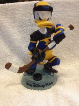 Disney World Donald Duck Hockey Player Bobblehead Resin 8 " Bobble Head