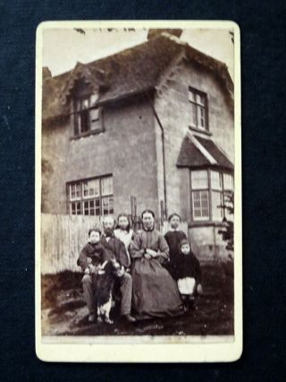 Cdv Of Family Group In Front Of House.  Victorian 4 X 2.  5 Inch Carte De Visite