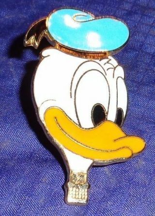 Cd090 Vtg Walt Disney Donald Duck Hot Air Balloon Lapel Pin