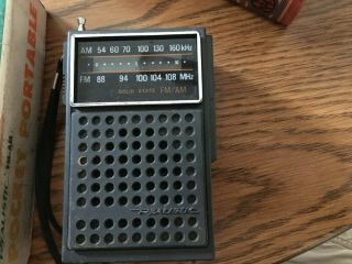 Vintage Realistic FM - AM Pocket Portable Radio 12 - 635A Complete Plus Earphone 2