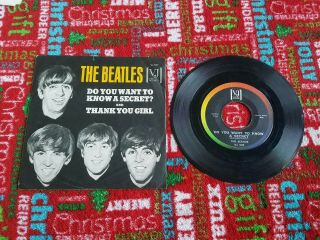 The Beatles 45 Record Do You Want To Know A Secret,  Vee Jay 1964,  Thumb Tab Ps
