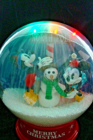 Disney Minnie/mickey Mouse & Snow Man @ North Pole W/blowing Snow Music Globe