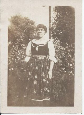 121p Vintage Photo Young Woman Wearing Beautfiul Skirt And Vest Flowers