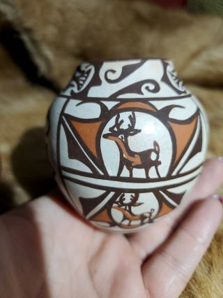 Vintage Native American Indian Zuni Pottery Deer Vase 3 " Signed Laate Mexico