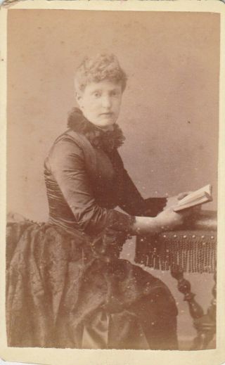 Cdv Victorian Carte De Visite Photograph - Unknown Woman By M 