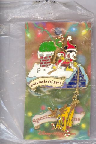 Disney Spectacle Event Santa Mickey Mouse Pulling Up Dog Pluto Dangle Pin 2