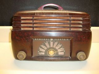 Vintage 1946 General Electric Bakelite Tube Radio Model 100