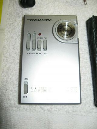 Vintage Realistic AM/FM Stereo Mate Model 12 - 119 Portable Pocket Radio 2