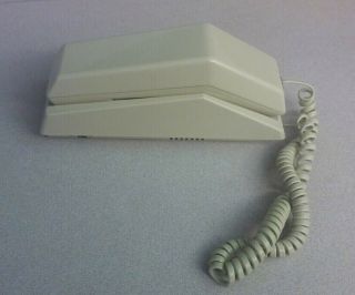Vintage RADIO SHACK Model 43 - 528 Telephone Phone Retro Touch Tone Great 2
