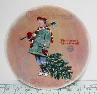 Norman Rockwell " Scotty Gets His Tree " Christmas 1974 Plate - Limited Edition