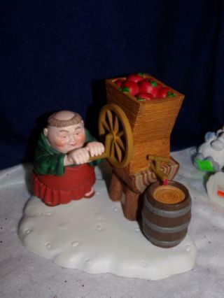 Dept 56 Merry Makers Friar/monk Cider/apple Press Christmas Figurine