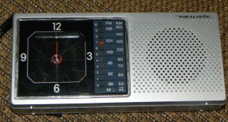 Vintage Realistic Transistor Am Fm Chronomatic Radio With Analog Alarm Clock