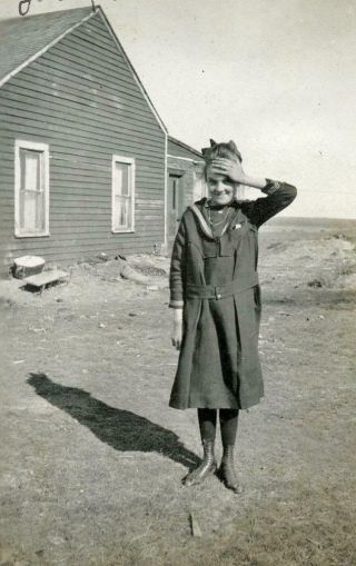 Zz257 Vtg Photo Girl In Sailor Dress,  Rural Setting C Early 1900 