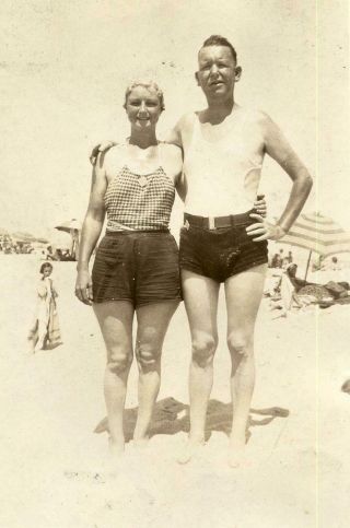J286 Vtg Photo Beach Couple C 1930 