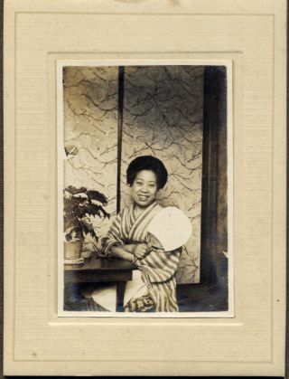 12136 Japanese Vintage Photo / 1920s Portrait Of Middle Aged Woman With Fan W