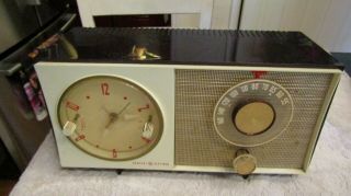 Vintage General Electric 5 Tube Am Clock Radio 935 12ba6 12au6 12av6 50c5 35w4