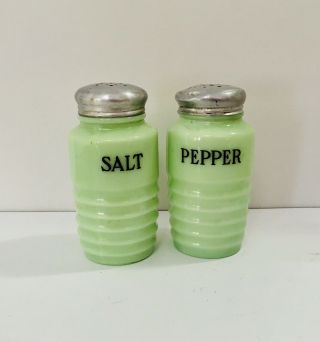 Vtg Set Jeannette Green Jadite Glass 4 - 7/8” Ribbed Salt & Pepper Shakers W Lids