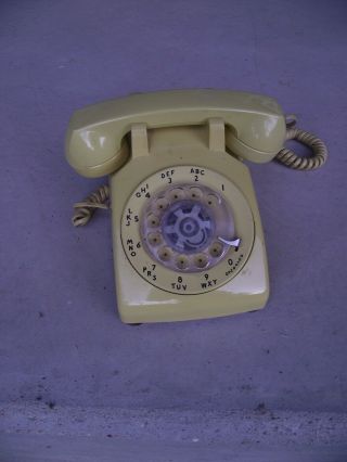 Vintage Bell System Yellow Rotary Dial Desk Phone Telephone -