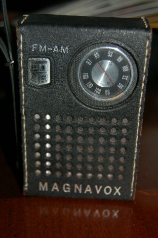 Vintage Magnavox Fm - Am Pocket Transistor Radio Leather Case