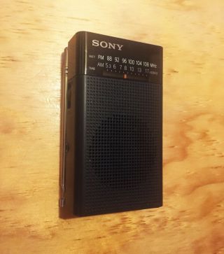 Vintage Sony Am /fm Handheld Radio -