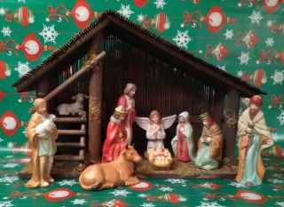 Vtg 10 Piece Porcelain Nativity Set Scene & Wood Creche Stable