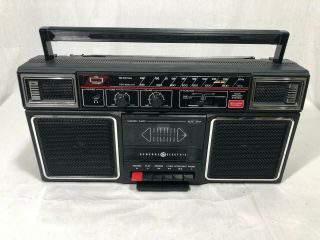 Vintage Ge 3 - 5452a Boombox Cassette Player Am/fm Radio