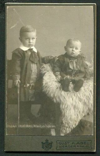 ANTIQUE CDV PHOTO DARLING LITTLE VICTORIAN BOYS w FASHION CLOTHING GERMANY 2