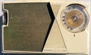 Vintage G.  E.  Transistor Radio / Model No.  P - 808