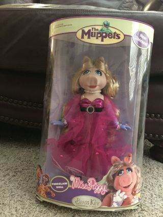 The Muppets Miss Piggy Porcelain Doll By Brass Key
