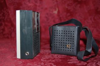 Vintage Juliette Solid State Pocket Transistor Radio with Carry Case/Strap 3