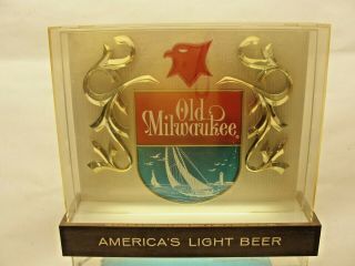 Vintage Old Milwaukee Lighted Beer Sign America 