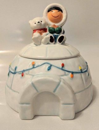 2016 Hallmark Frosty Friends Igloo Cookie Treat Jar Ceramic Lidded