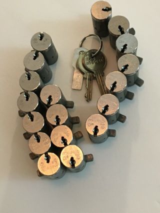 Medeco Plug Locks 18 W/ 2 Keys For T And L Handles For Vending Machines