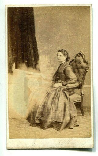 1890s Cdv By Dunmore Of Chepstow Portrait Of A Seated Woman