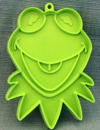 Vintage 1978 Henson Kermit The Frog Green Plastic Cookie Cutter