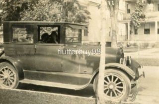 Y682 Vtg Photo Antique Car Parked At Curb C 1924