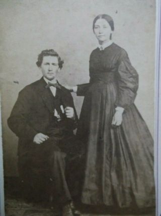 Civil War Era Cdv Lovely Couple Hoop Skirt Brooch Chin Fringe Mansfield Oh