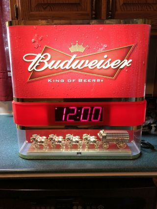 Anheuser Busch Budweiser Clydesdale Showcase Digital Clock.