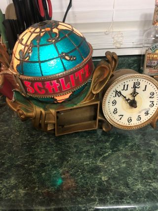 Vintage 1976 Electric Schlitz Beer Light Up Stained Glass Globe Beer Sign Clock