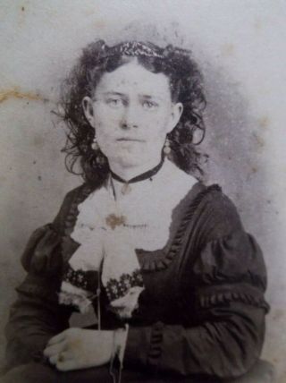 Civil War Era Cdv Lovely Woman Bow Jewelry Fancy Sleeves Pleated Tr Mansfield Oh