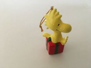Vintage Snoopy Peanuts Ceramic Woodstock Sitting On Gift Christmas Ornament