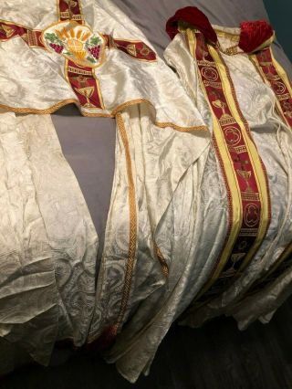 Gorgeous Vintage Catholic Priests Bishops Ivory Brocade Cope & Humeral Veil Set