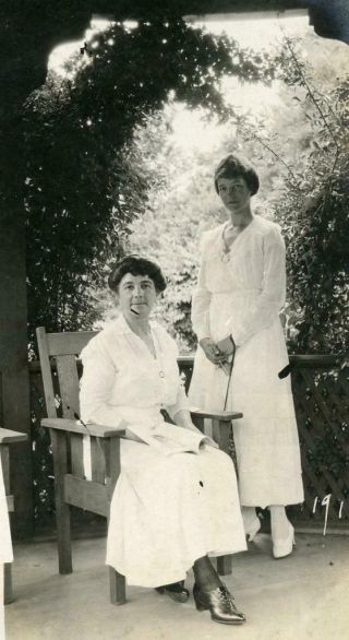 Ps215 Vtg Photo Two Women In White,  Reading A Book C 1918