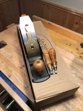 Lie Nielsen 5 1/2 Bench Plane With Ln Scredrivers